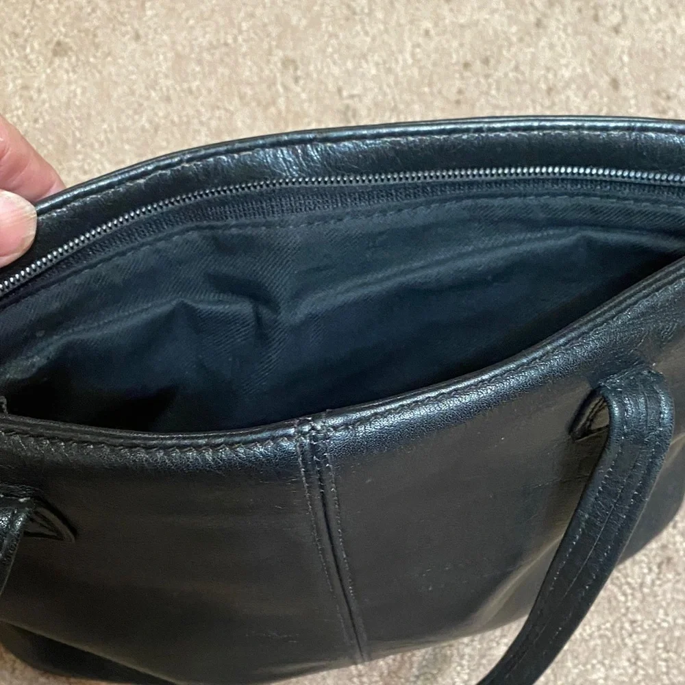 Vintage Black Leather Shoulder Bag Practical Chic Utility Trendy